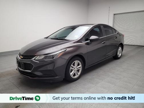 Gray 2017 Chevrolet Cruze LT
