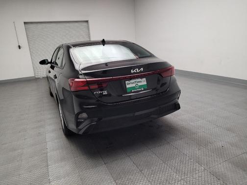 Aurora Black 2024 Kia Forte LX