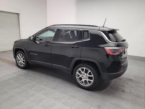Diamond Black Crystal Pearlcoat 2022 Jeep Compass Latitude Lux
