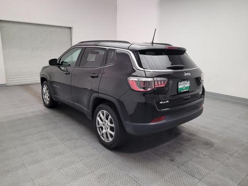 Diamond Black Crystal Pearlcoat 2022 Jeep Compass Latitude Lux