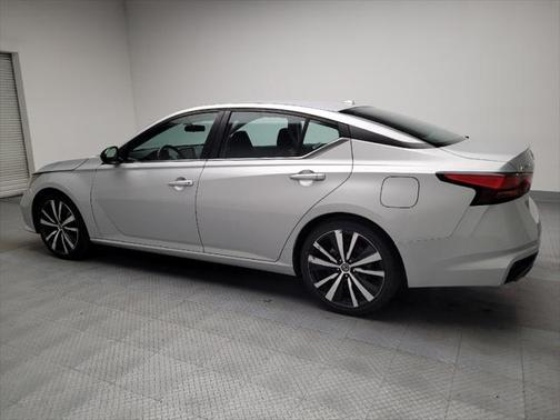 2021 Nissan Altima SR FWD