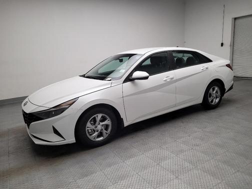 Quartz White 2022 Hyundai ELANTRA SE