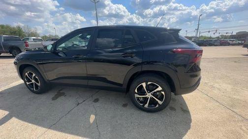 Mosaic Black Metallic 2026 Chevrolet Trax FWD 1RS