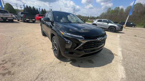 Mosaic Black Metallic 2026 Chevrolet Trax FWD 1RS