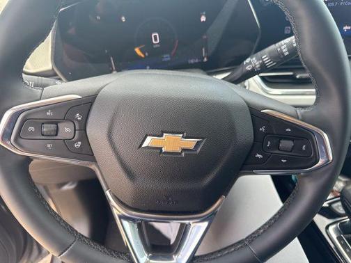 Sterling Gray Metallic 2025 Chevrolet Trax LT