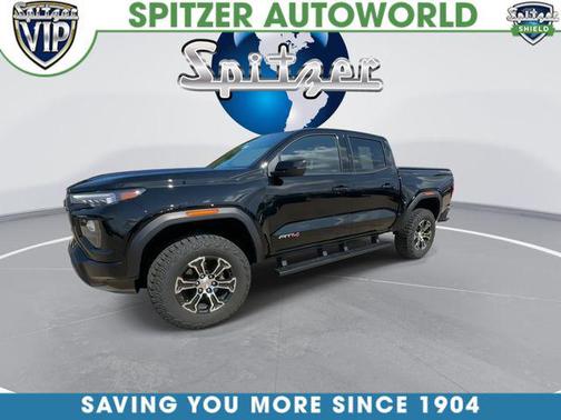 Onyx Black 2024 GMC Canyon AT4