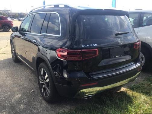 2024 Mercedes-Benz GLB 250 4MATIC