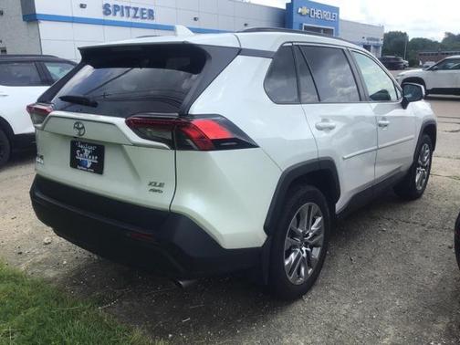 2022 Toyota RAV4 XLE Premium