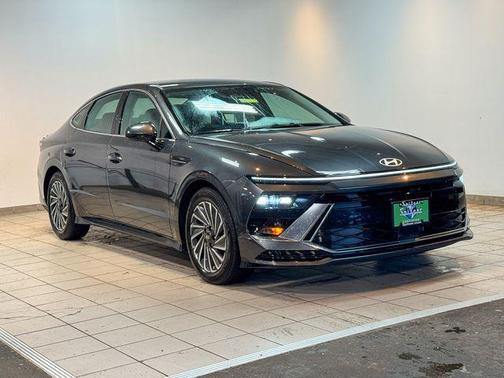 2024 Hyundai SONATA Hybrid SE