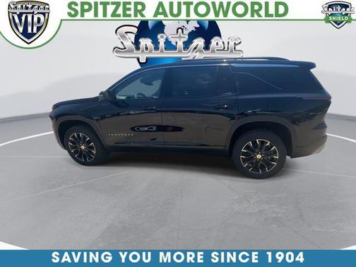 Mosaic Black Metallic 2026 Chevrolet Traverse LT