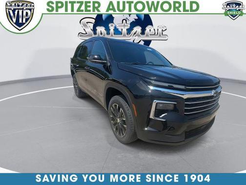 Mosaic Black Metallic 2026 Chevrolet Traverse LT
