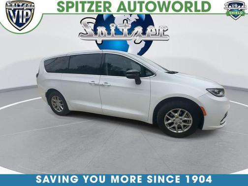 Bright White Clearcoat 2024 Chrysler Pacifica Touring L