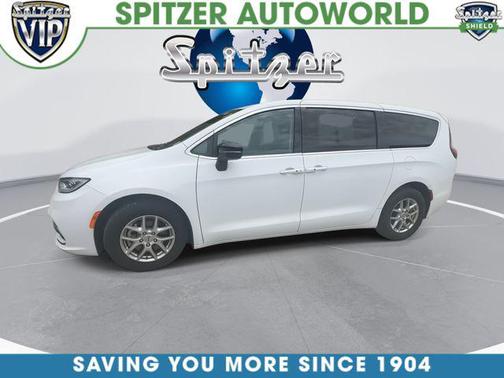 Bright White Clearcoat 2024 Chrysler Pacifica Touring L