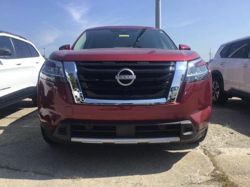 2023 Nissan Pathfinder SL 4WD