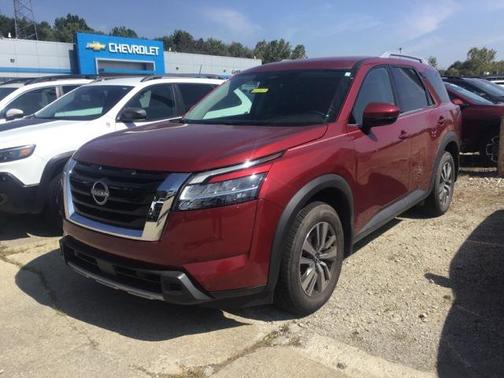 2023 Nissan Pathfinder SL 4WD