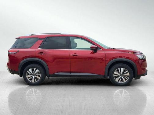 2023 Nissan Pathfinder SL 4WD