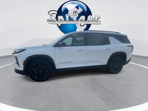 Summit White 2026 Chevrolet Traverse LT