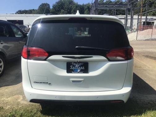 2018 Chrysler Pacifica Touring-L