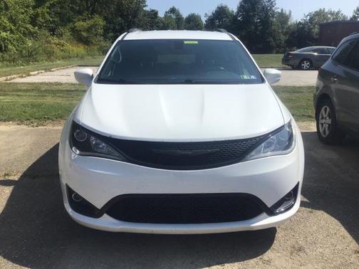 2018 Chrysler Pacifica Touring-L