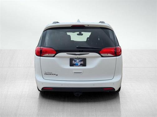 2018 Chrysler Pacifica Touring-L