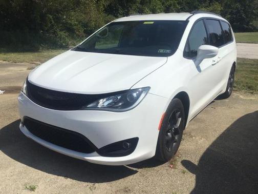2018 Chrysler Pacifica Touring-L