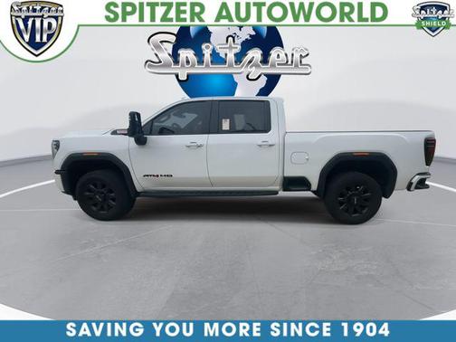 Summit White 2024 GMC Sierra 2500 AT4