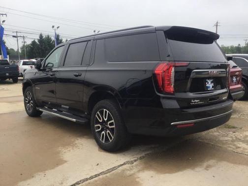 2024 GMC Yukon XL 4WD AT4