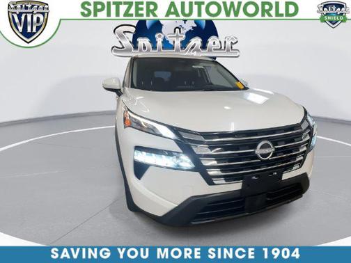 Everest White Pearl Tricoat 2026 Nissan Rogue SV
