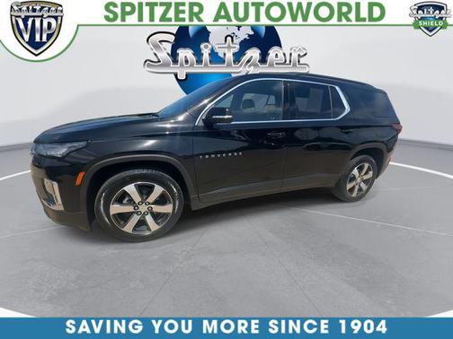Mosaic Black Metallic 2023 Chevrolet Traverse LT Leather