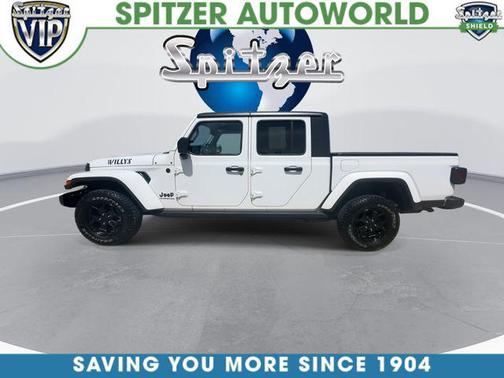 Bright White Clearcoat 2021 Jeep Gladiator Willys 4x4