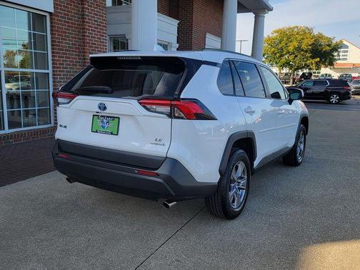 2024 Toyota RAV4 Hybrid LE
