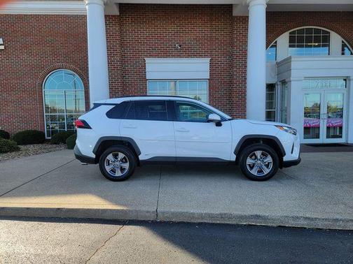 2024 Toyota RAV4 Hybrid LE