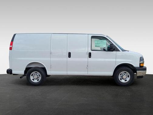 2025 Chevrolet Express 2500 RWD 2500 Regular Wheelbase WT