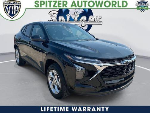 Mosaic Black Metallic 2026 Chevrolet Trax LS