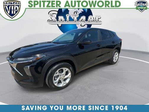 Mosaic Black Metallic 2026 Chevrolet Trax LS