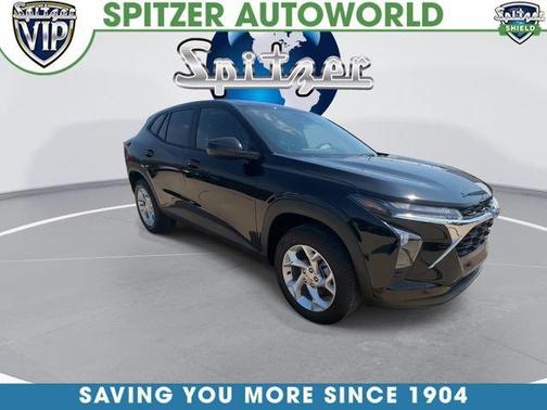 Mosaic Black Metallic 2026 Chevrolet Trax LS