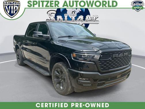 Diamond Black Crystal Pearlcoat 2026 RAM 1500 Big Horn/Lone Star