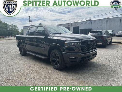 Diamond Black Crystal Pearlcoat 2026 RAM 1500 Big Horn/Lone Star