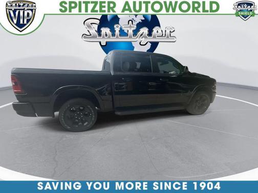 Diamond Black Crystal Pearlcoat 2026 RAM 1500 Big Horn/Lone Star