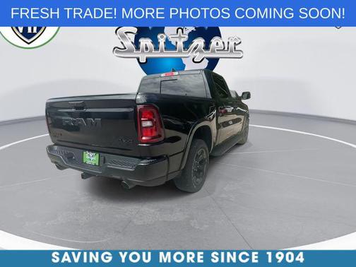 Diamond Black Crystal Pearlcoat 2026 RAM 1500 Big Horn/Lone Star