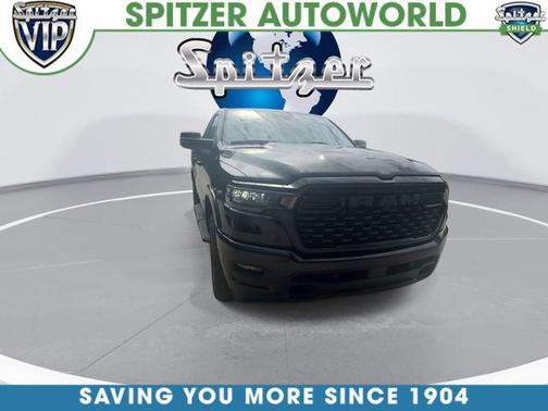 Diamond Black Crystal Pearlcoat 2026 RAM 1500 Big Horn/Lone Star