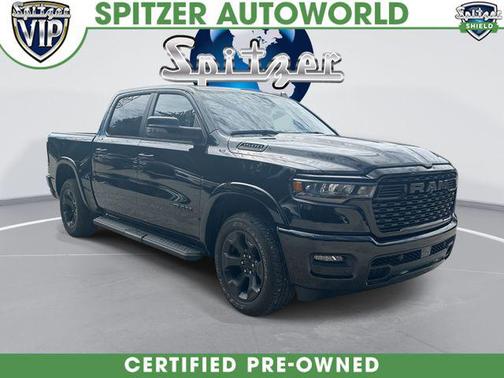 Diamond Black Crystal Pearlcoat 2026 RAM 1500 Big Horn/Lone Star
