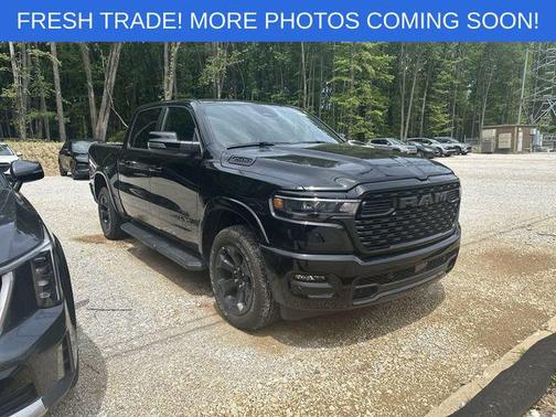 Diamond Black Crystal Pearlcoat 2026 RAM 1500 Big Horn/Lone Star