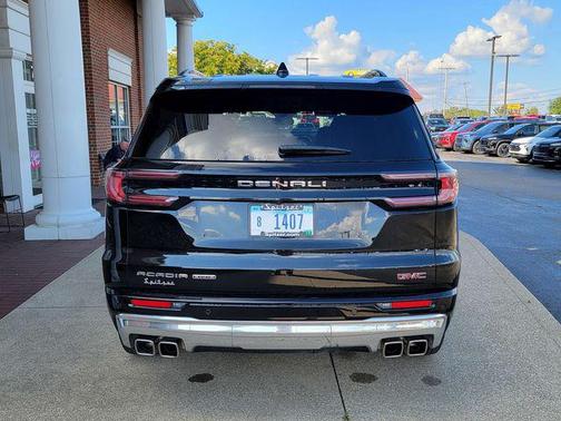 2024 GMC Acadia Denali