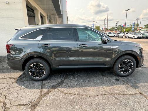 Gravity Grey 2025 Kia Sorento S