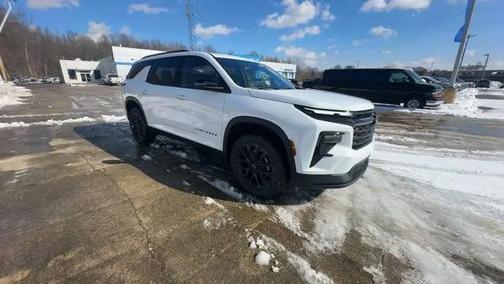 Summit White 2026 Chevrolet Traverse LT