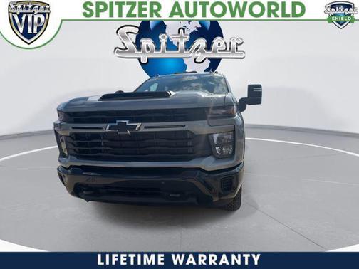 Sterling Gray Metallic 2026 Chevrolet Silverado 2500 Custom