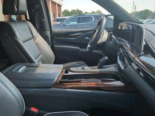 2024 Cadillac Escalade Premium Luxury