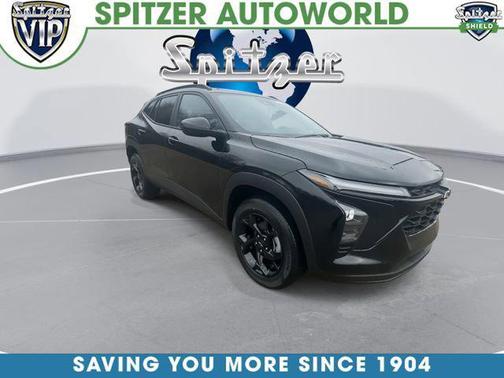 Mosaic Black Metallic 2026 Chevrolet Trax LT