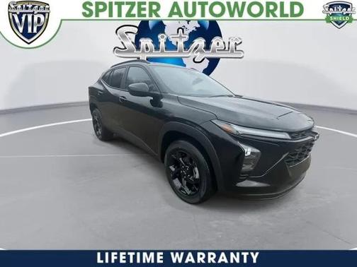 Mosaic Black Metallic 2026 Chevrolet Trax LT